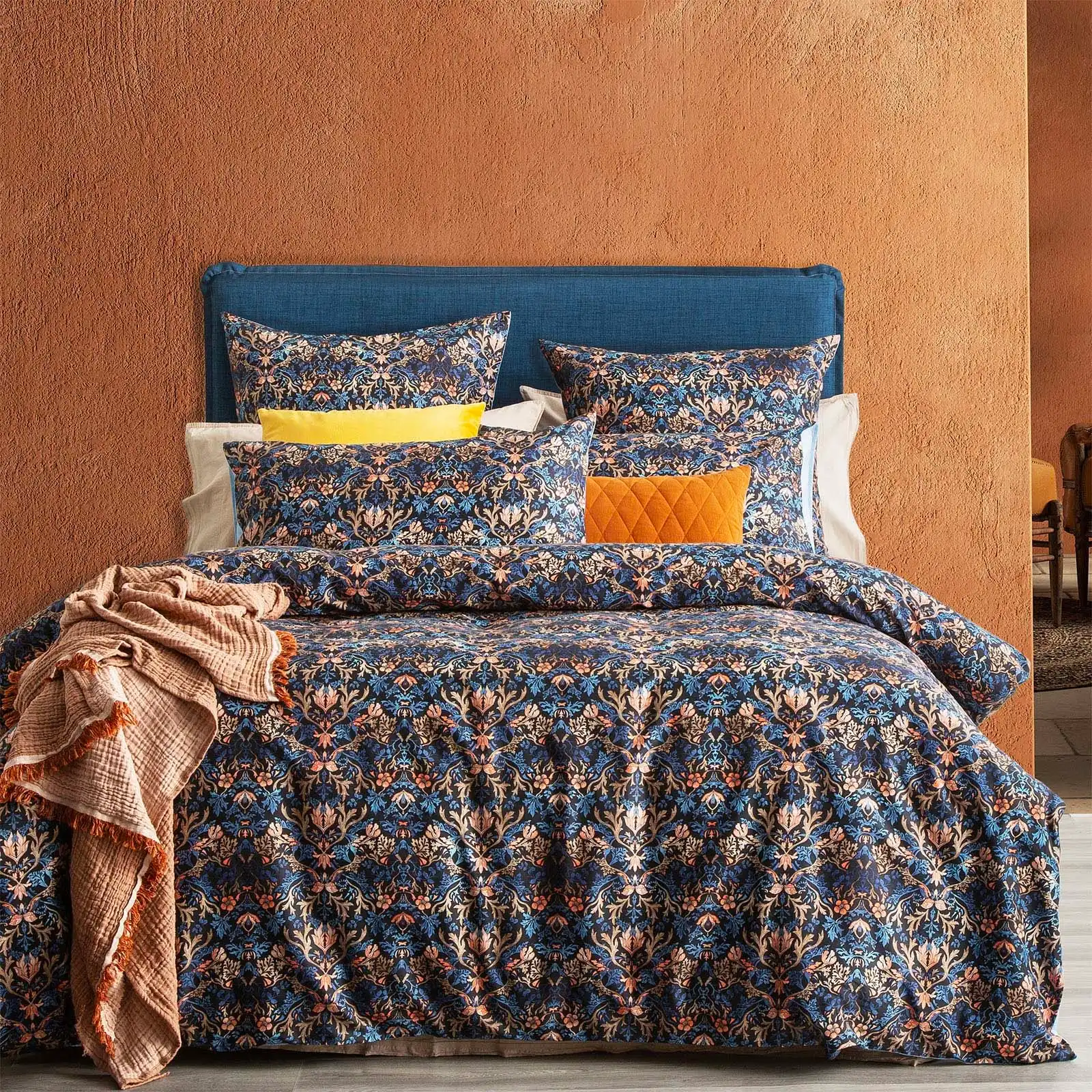 Blackthorn Quilt cover set 300 Thread Count Cotton Reversible