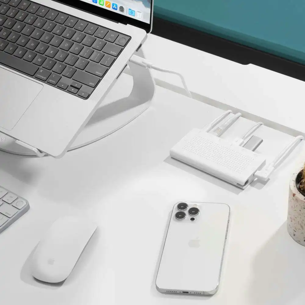 Twelve South StayGo USB-C Multiport Hub Portable Splitter For PC/MacBook White
