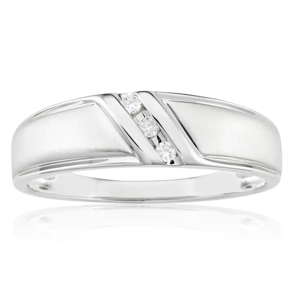 9ct White Gold Mens Ring With 0.5 Carat Of Diamonds