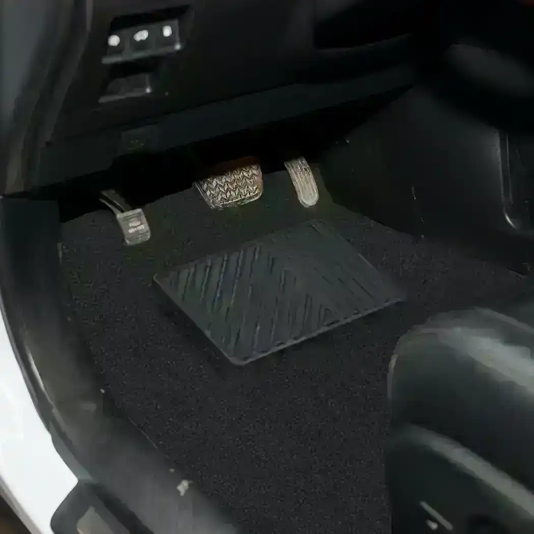 Traderight Group  Car Floor Mats Universal 4PCS Carpet Front Rear  Set Anti-slip Charcoal Black
