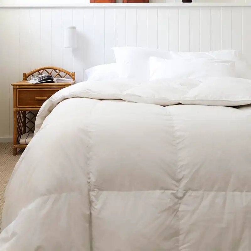 Sienna Living 4 Seasons 80% Goose Down 20% Goose Feather Quilt