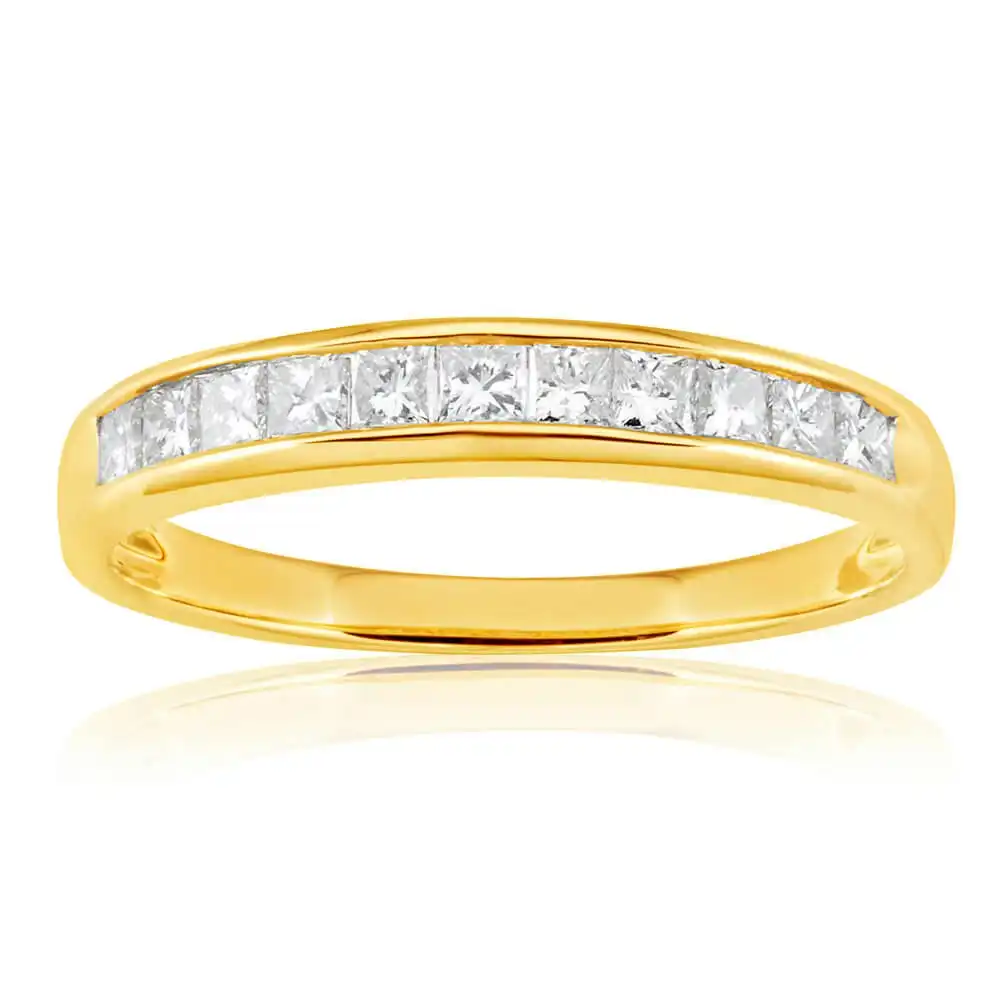 9ct Yellow Gold Diamond Ring Set With 11 Princess Cut Diamonds