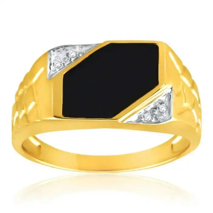 9ct Yellow Gold Plain Onyx and Diamond Patterned Side Gents Ring