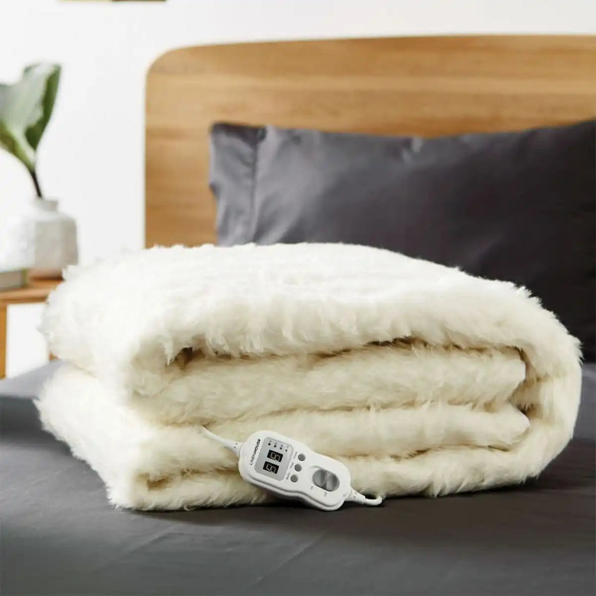 Linen House Double Bed Electric Wool Blanket
