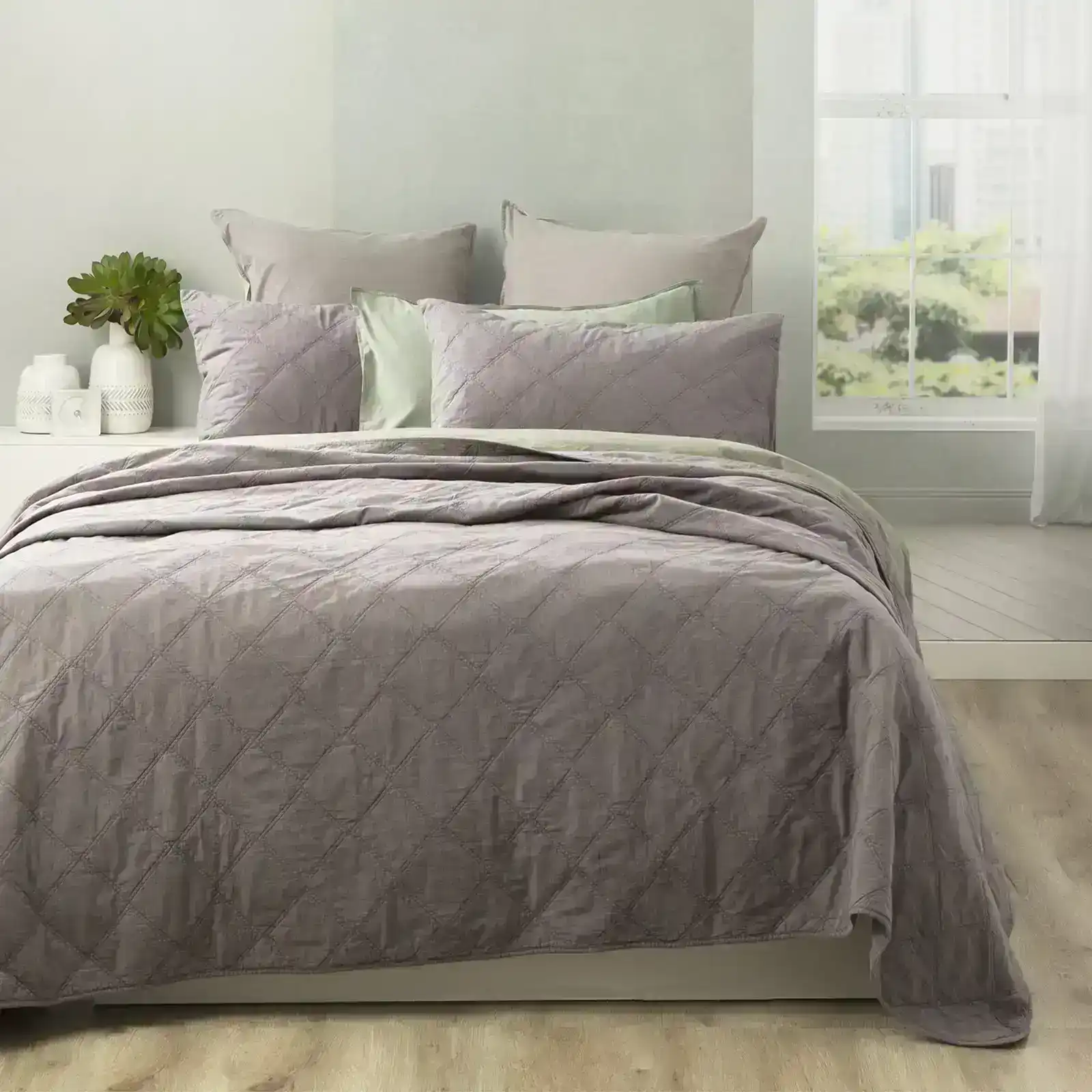 Renee Taylor Attwood VT Queen/King Bed Quilted Coverlet Stone Washed Cotton CHCL