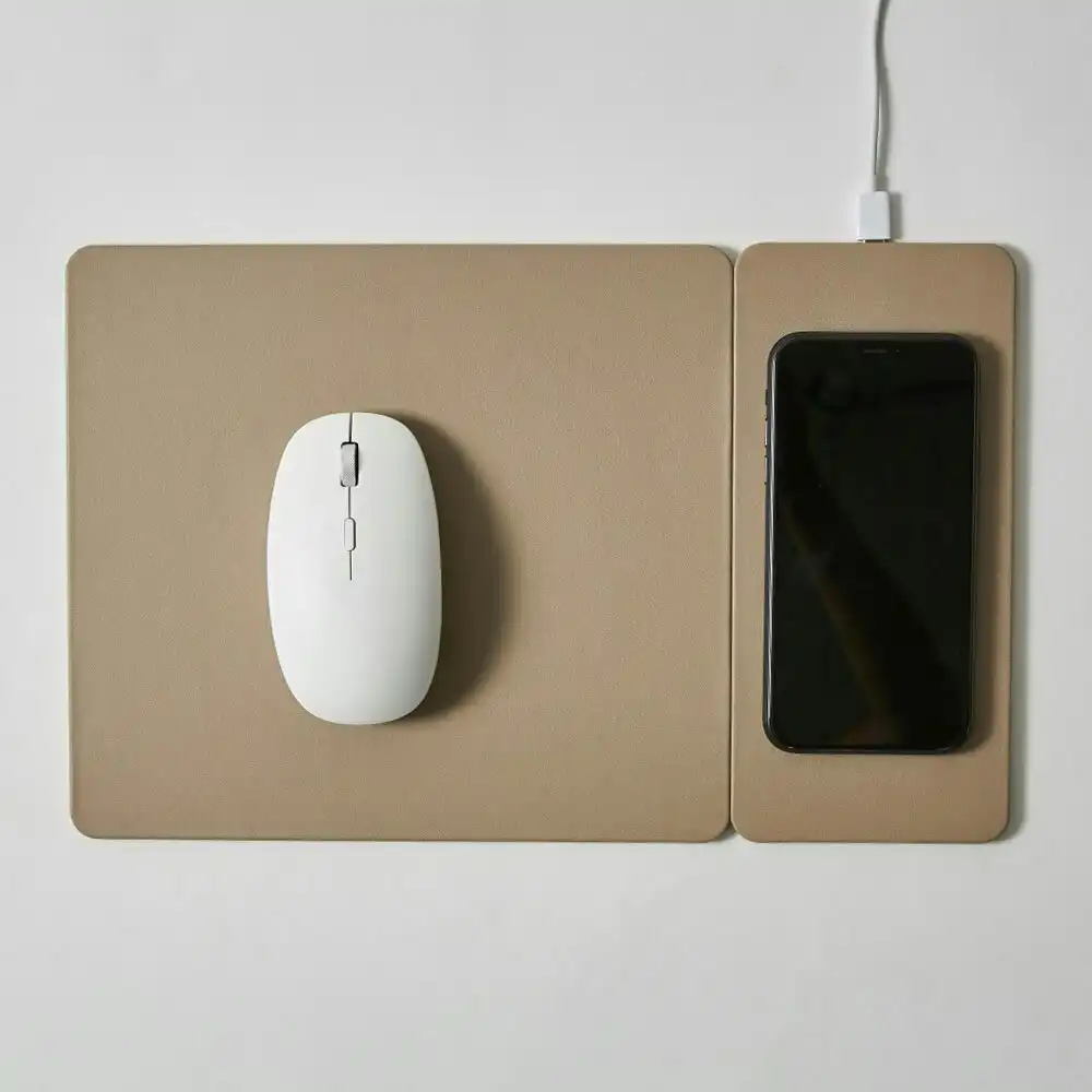 Pout Hands 3 Split Detachable 15W Fast Wireless Charging Mouse Pad Latte Cream